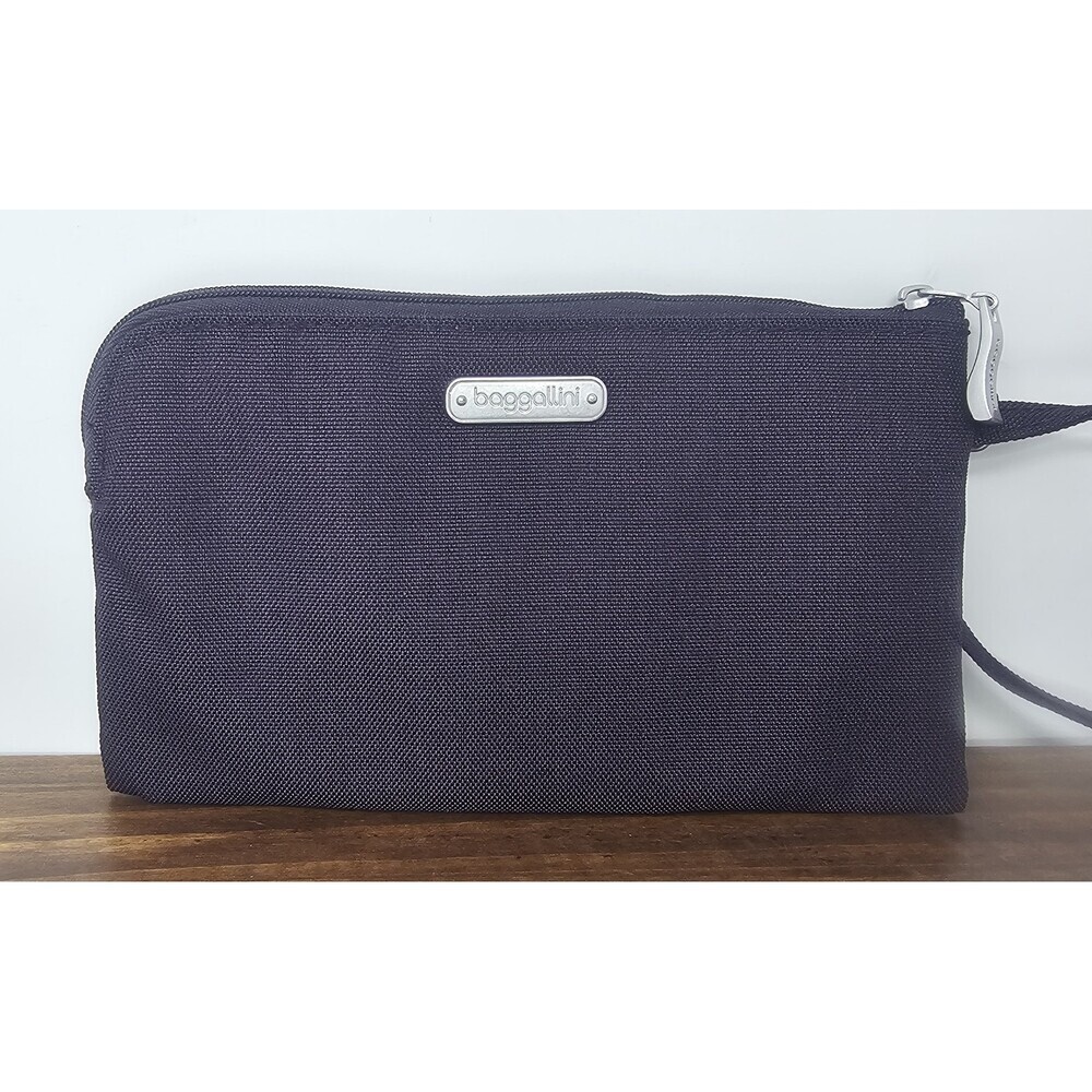 Baggallini Women's On The Go Daily RFID Pouch Purple Zip Travel Wristlet NEW